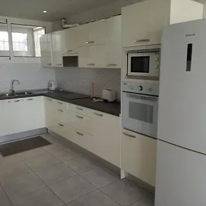 https://los-cristianos-azahara.in-canary-islands.com
